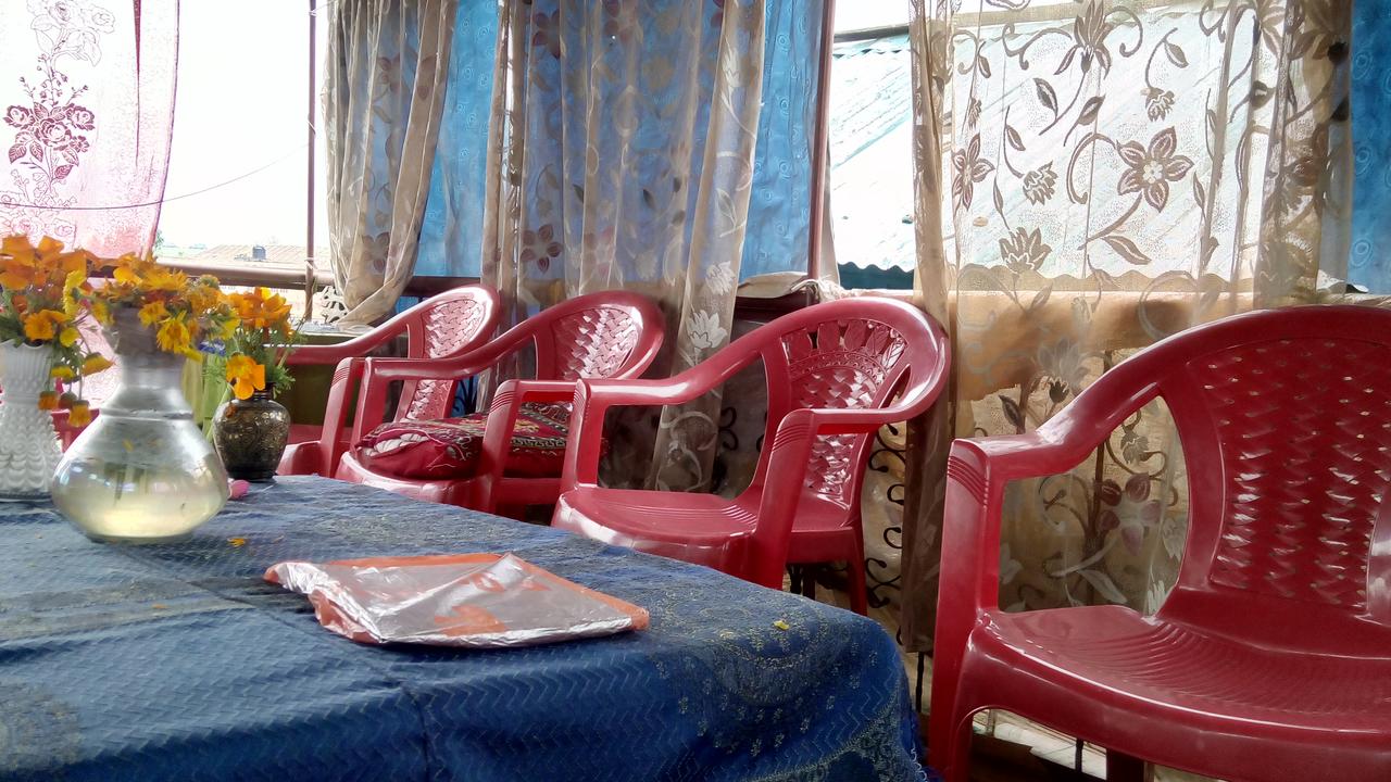 Royal Lodge Houseboat Srinagar Restaurant