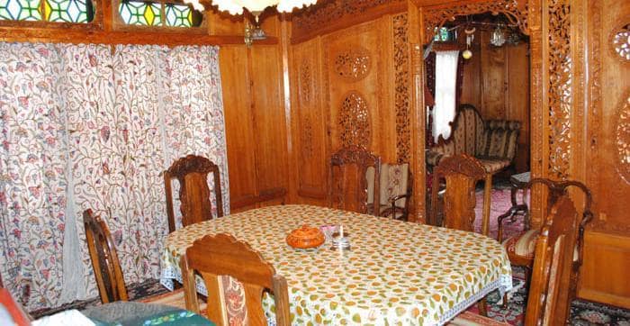 White Horse Houseboat Srinagar Restaurant