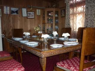 Flora Houseboat Srinagar Restaurant