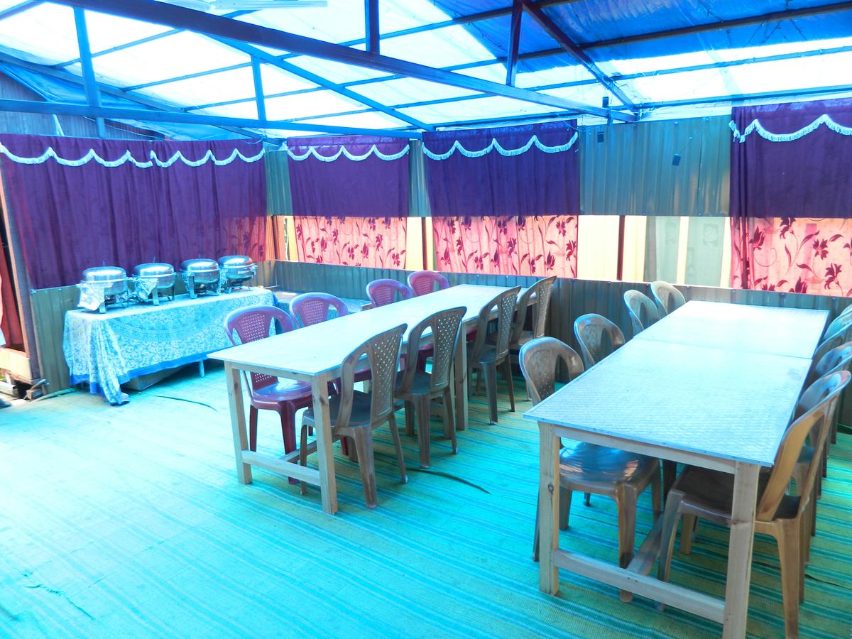 Safina Group Of Houseboat Srinagar Restaurant