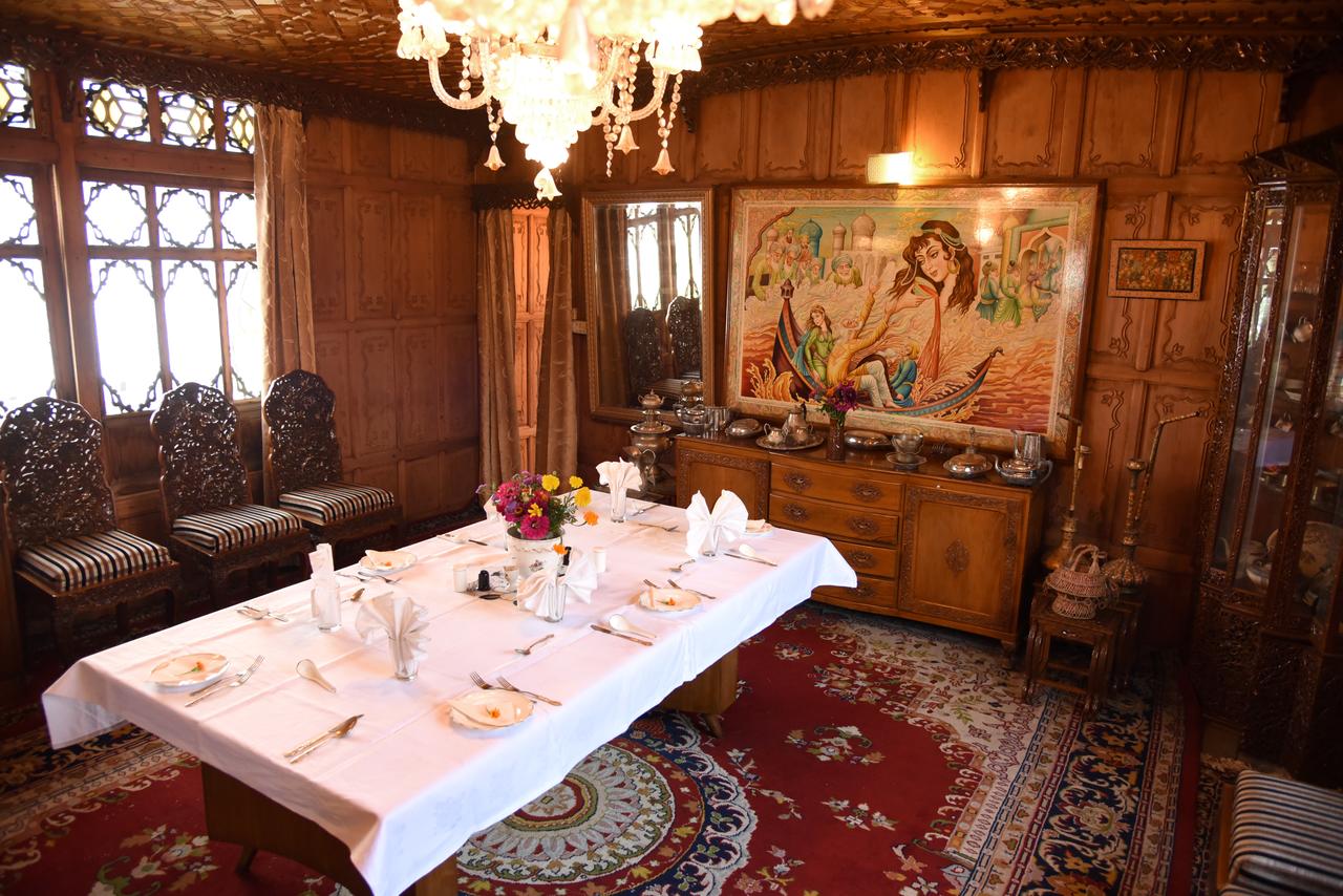 Prince of Kashmir Houseboat Srinagar Restaurant